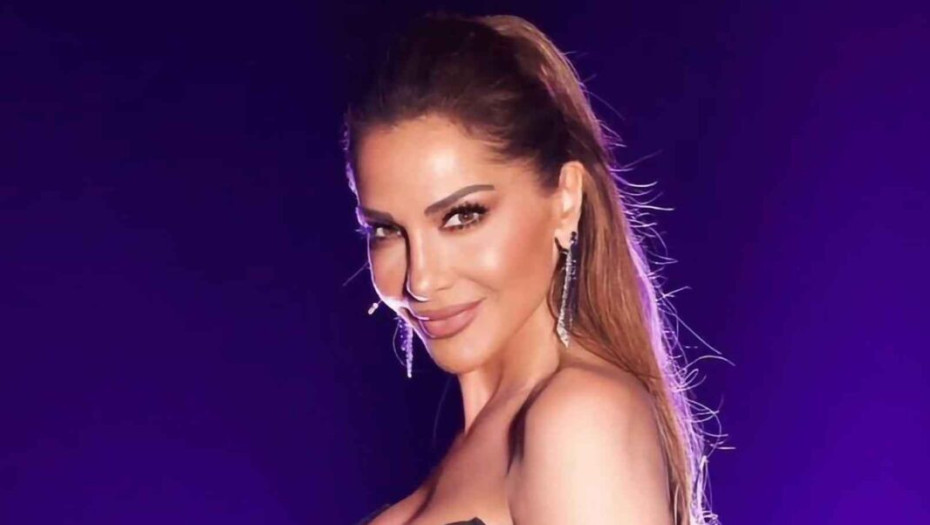 Δέσποινα Βανδή: Αντικείμενο σχολιασμού λόγω της προκλητικής φωτογράφισης που έκανε στα backstage του J2US