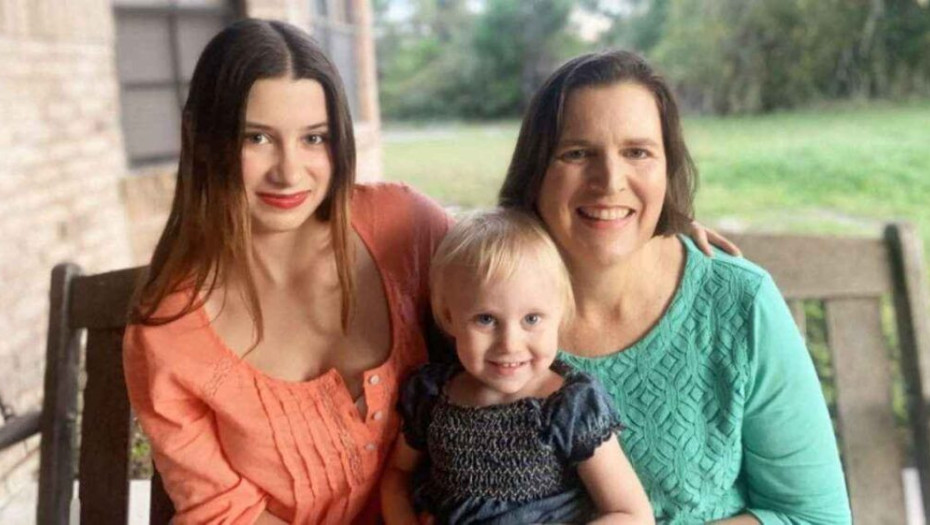 Είμαι 49 χρονών και ο γιος μου 2 και όλοι με περνάνε για γιαγιά του…