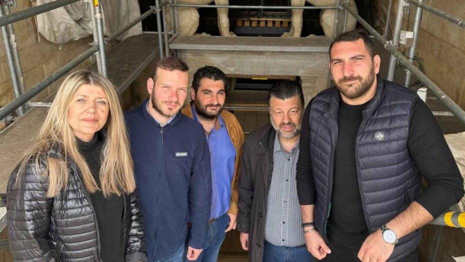 Κλιμάκιο του ΠΑΣΟΚ στον Τύμβο Καστά