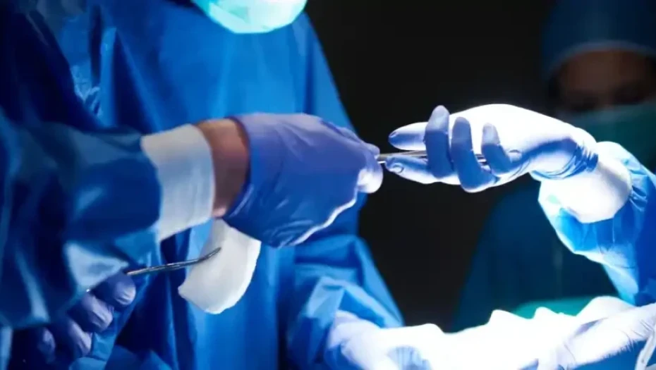 «Πετούν λάσπη»: Ο γιατρός απαντά για τους θανάτους των 15 παιδιών – Άγνωστος ο αποστολέας της καταγγελίας