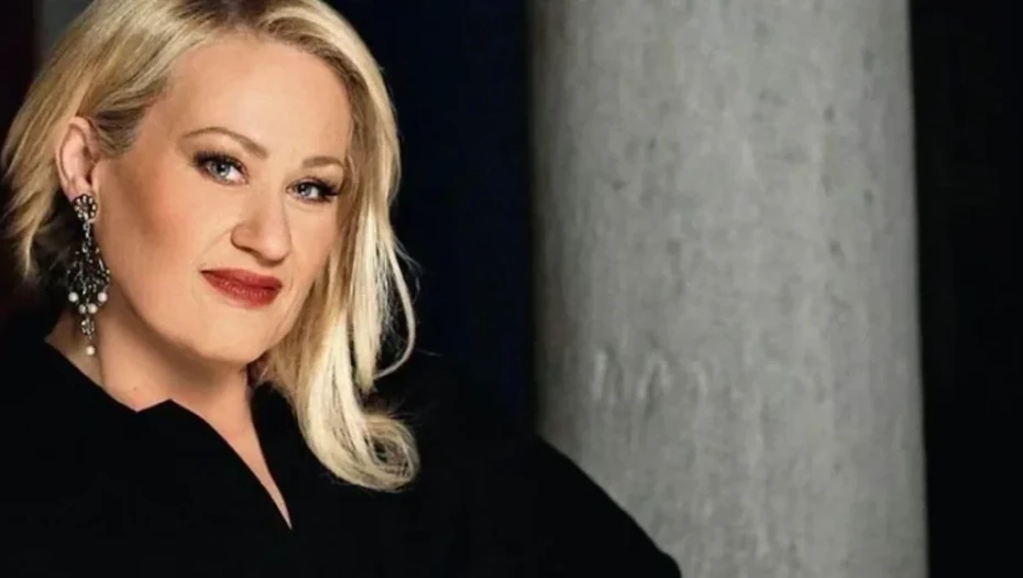 Η Αση Μπήλιου μιλά πρώτη φορά για την υιοθεσία της και τους βιολογικούς της γονείς