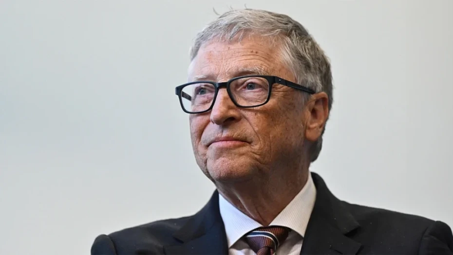 Μπιλ Γκέιτς: «Έχετε γυμνές εικόνες σας στο κινητό;» – Σάλος με τις ερωτήσεις σε υποψήφιες γραμματείς του