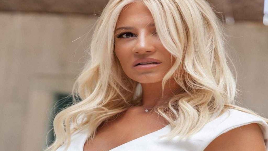 Το παραδέχτηκε η Φαίη Σκορδά: «Γεννάω κόρη τον Οκτώβριο» – Ξανά μανούλα η παρουσιάστρια