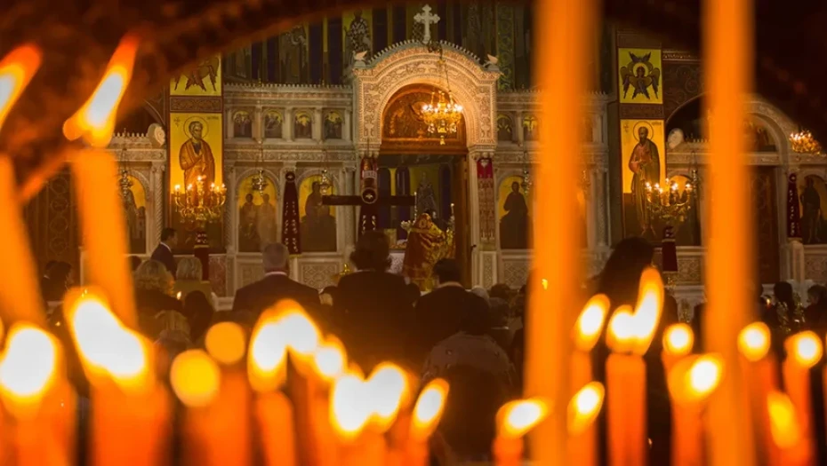 Εύβοια: Γυναίκα χαστούκισε ιερέα σε εκκλησία επειδή δεν πήρε θέση για τις νέες ταυτότητες