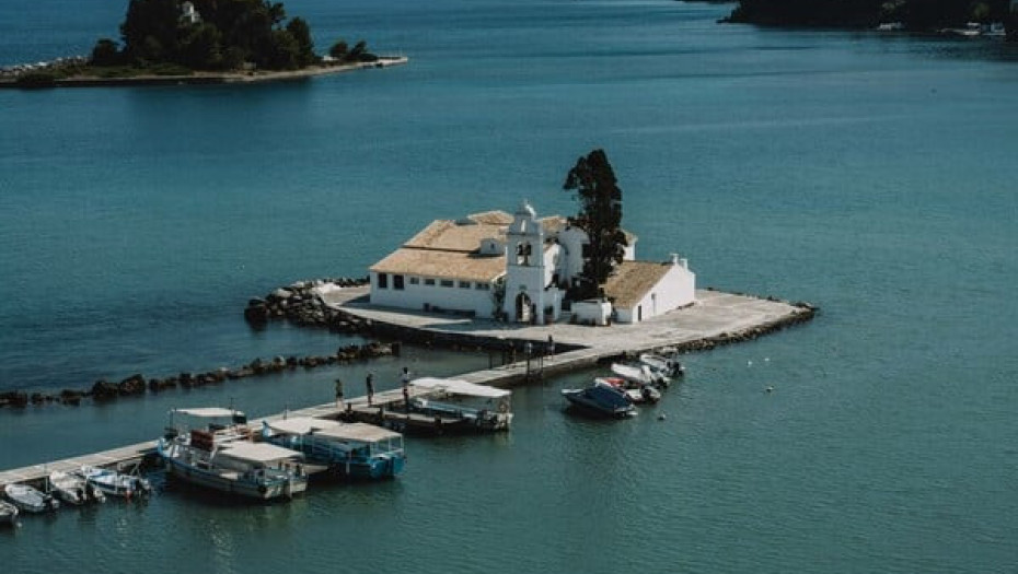 Κέρκυρα: 75χρονη πυροβόλησε τον σκύλο της και τον πέταξε σε ποτάμι