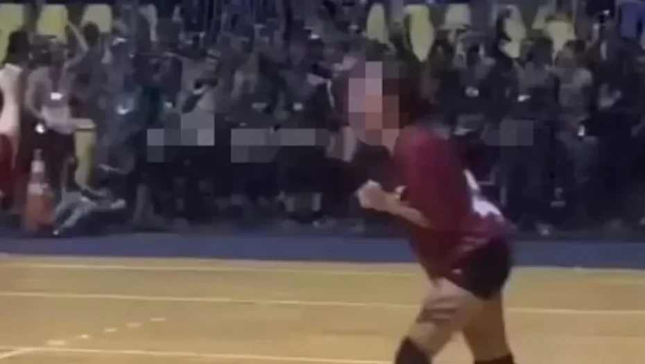 Βραζιλία: Φοιτητές ιατρικής αυνανίστηκαν για να πανηγυρίσουν τη νίκη της ομάδας τους σε αγώνα βόλεϊ γυναικών