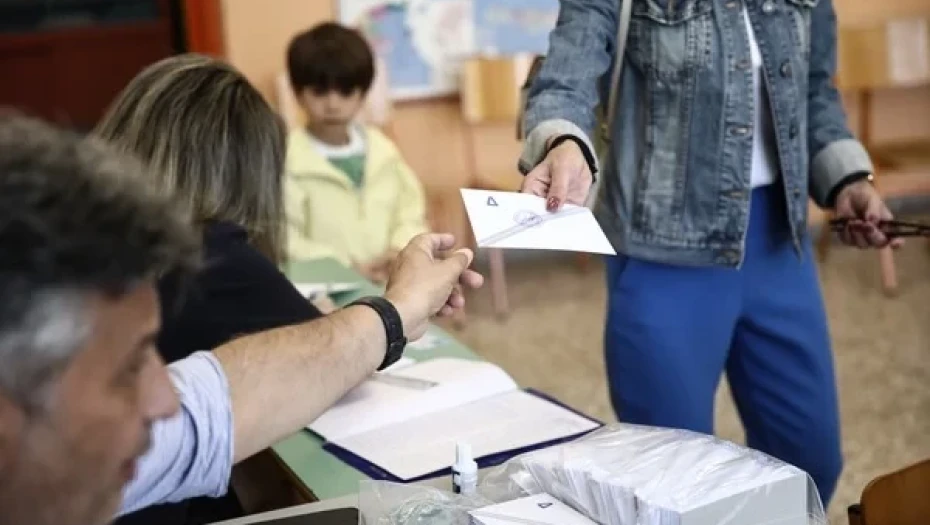 Έκλεισαν οι κάλπες, μεγάλη αποχή στον β’ γύρο -Μετά τις 20:00 οι πρώτες ασφαλείς εκτιμήσεις για το αποτέλεσμα