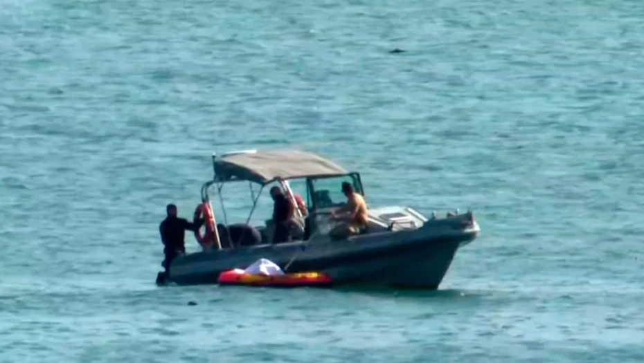 Nεκρός σε 52 μέτρα βάθος εντοπίστηκε ο χειριστής του ελικοπτέρου που κατέπεσε στην Εύβοια