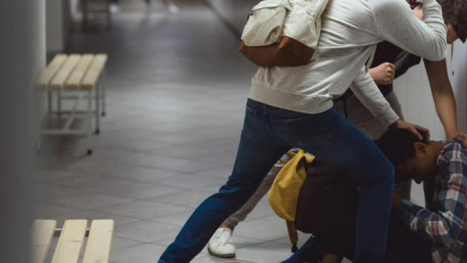 Πειραιάς: Άγριος ξυλοδαρμός 12χρονου από πέντε συμμαθητές του- «Πάμε να τον βγάλουμε στη σέντρα»