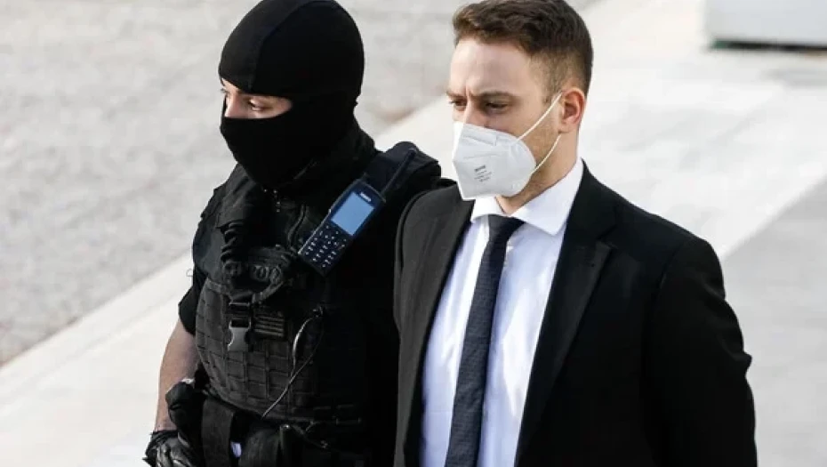 Γλυκά Νερά: Ένοχος ομόφωνα ο Μπάμπης Αναγνωστόπουλος