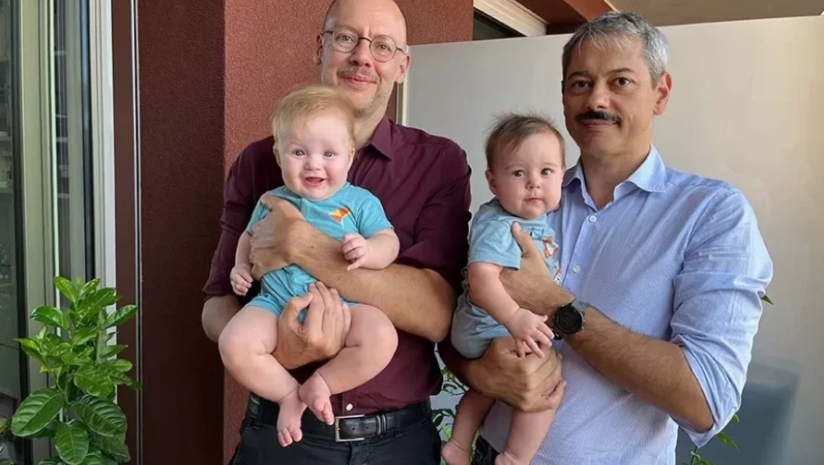 Αγωνία για ΛΟΑΤΚΙ+ γονείς στην Ιταλία: Η παρένθετη μητρότητα θα θεωρείται έγκλημα «όπως η παιδοφιλία»