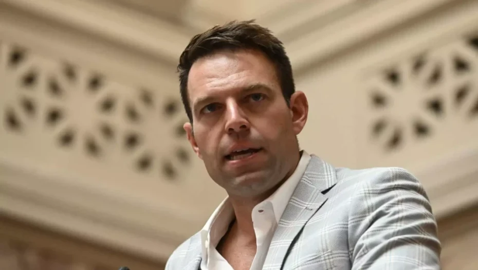 Στέφανος Κασσελάκης: Σιχαίνομαι την υπερέκθεση, την έχω σκυλοβαρεθεί κι εγώ και ο Τάιλερ – Ας ξεκομπλαριστούν