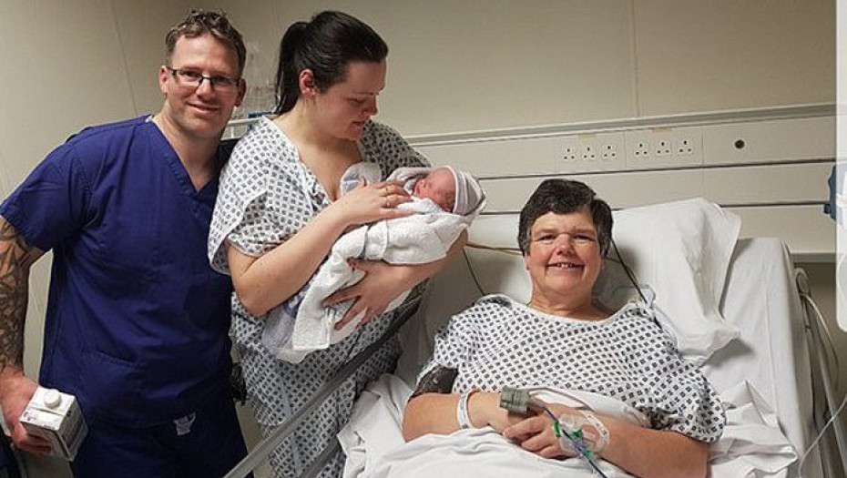 Γιαγιά γέννησε το εγγόνι της για χάρη της κόρης της!