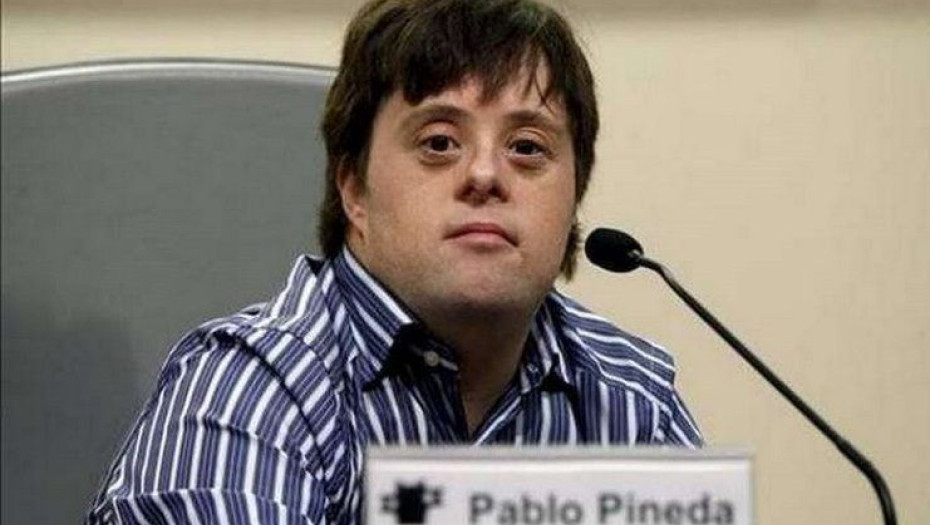 Ο πρώτος πτυχιούχος Πανεπιστημίου με σύνδρομο Down, μιλάει για την «καθυστερημένη» κοινωνία