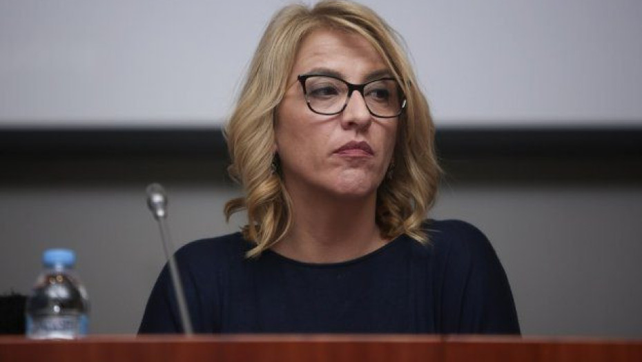 Ρ. Δούρου: Για τις εθνικές τραγωδίες σε Μάτι και Μάνδρα φταίνε οι… δυνάμεις του χθες