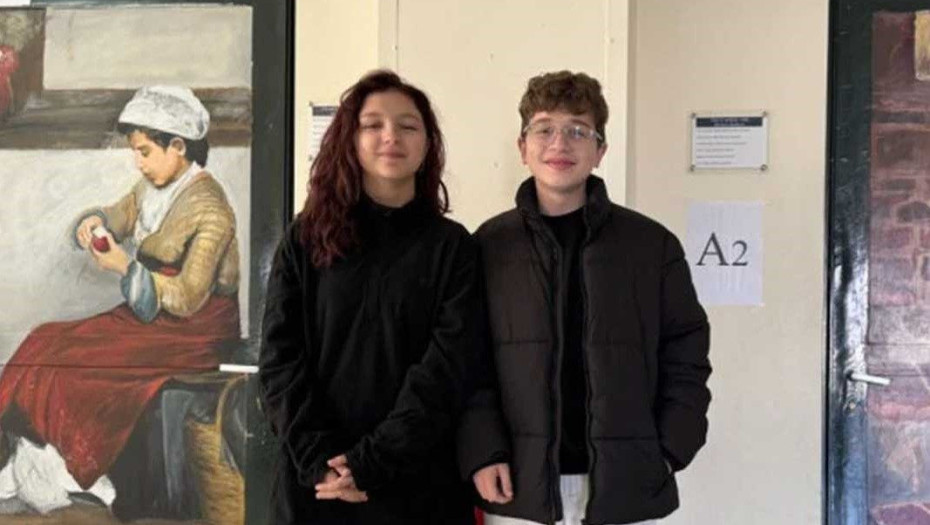 Μαθητές μετέτρεψαν σε έργα τέχνης τις πόρτες των αιθουσών στο σχολείο τους