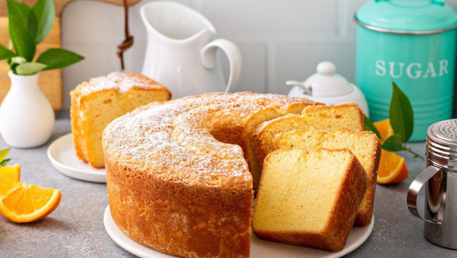 Το πανεύκολο κέικ που βάζεις ένα ολόκληρο πορτοκάλι μέσα στο μίξερ