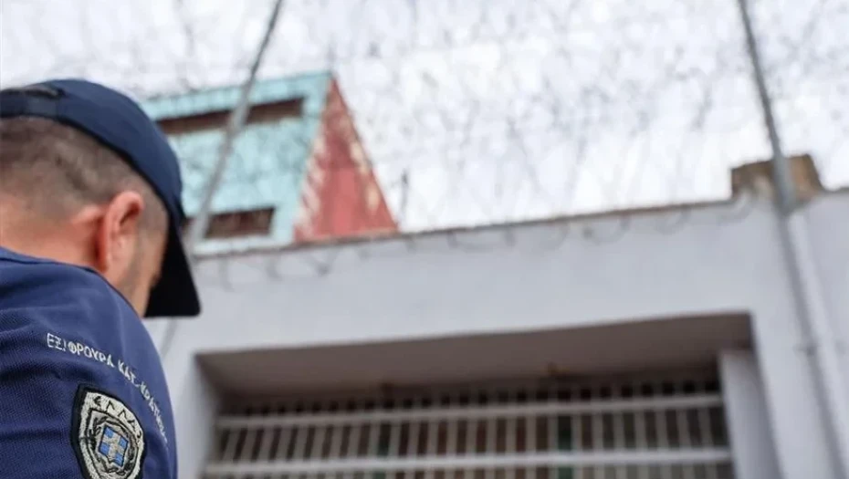 Εξέγερση στις φυλακές Νιγρίτας 60 φυλακισμένοι έβαλαν φωτιά στα στρώματά τους