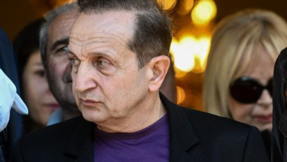 Σπύρος Μπιμπίλας: Θύμα χυδαίας επίθεσης μετά την ψήφιση του νόμου για το γάμο ομόφυλων ζευγαριών