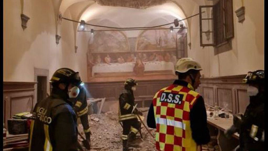 Τρόμος σε γαμήλιο πάρτι στην Ιταλία: Υποχώρησε το πάτωμα, νεόνυμφοι και πάνω από 30 καλεσμένοι έπεσαν στο κενό [βίντεο]