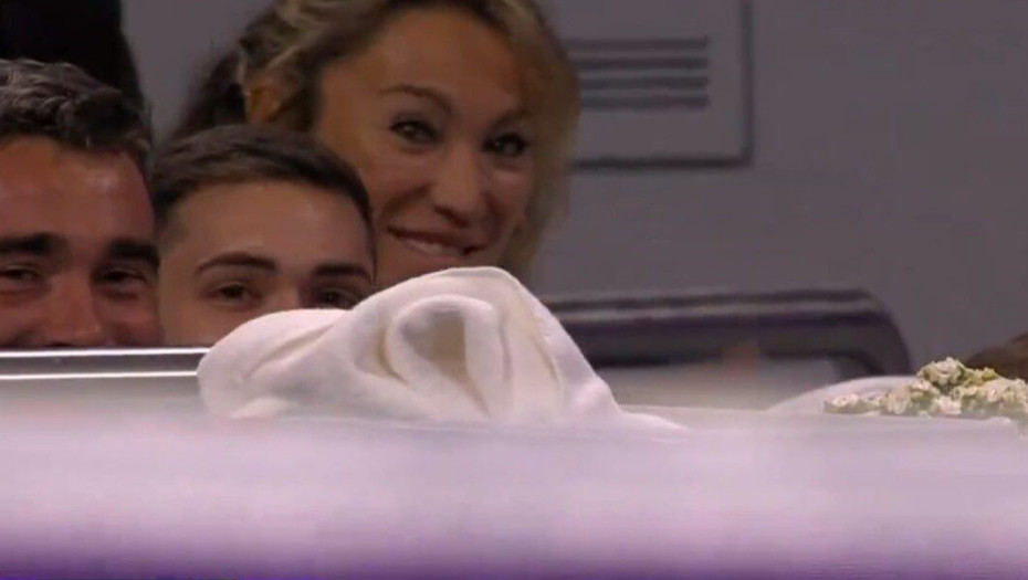 Στέφανος Τσιτσιπάς: «Γκρεμοτσακίστηκε» στον αγώνα της Μπαντόσα και η μαμά της έβαλε τα γέλια (vid)