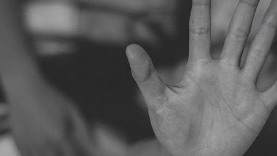 Φρίκη στο Βόλο: «Μου έριξε οινόπνευμα στο στόμα για να με κάψει», κατήγγειλε 35χρονη για τον πρώην σύντροφό της