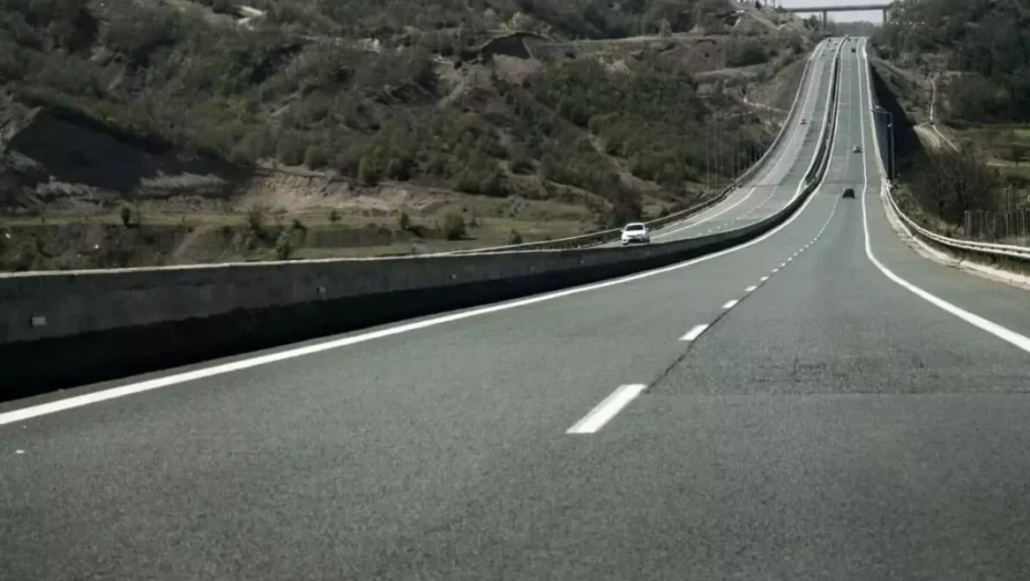 Οδηγός ΚΤΕΛ ξέχασε 75χρονη στην Εγνατία Οδό – Επέστρεψε σπίτι της με λεωφορείο σχολικής εκδρομής