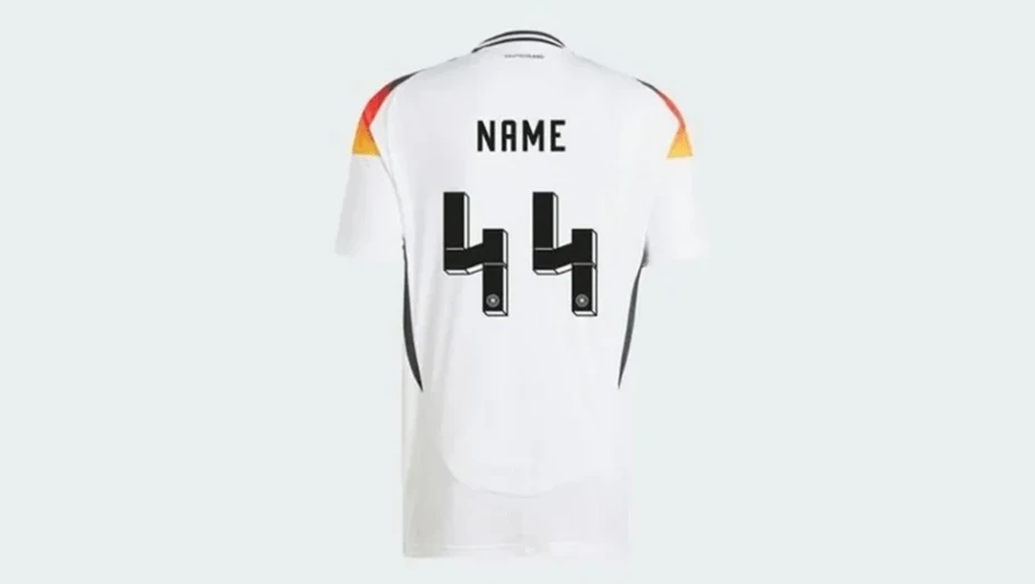 Αφαιρεί το «44» από τη φανέλα της εθνικής Γερμανίας γιατί θυμίζει το σύμβολο των SS