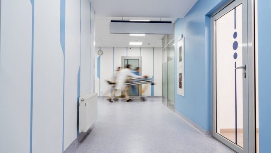 Βόλος: 40χρονος κλωτσούσε και απειλούσε τη μητέρα του παιδιού του στο Νοσοκομείο