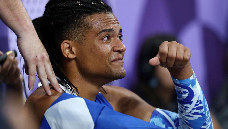 Ολυμπιακοί Αγώνες: Τα δάκρυα χαράς του Εμμανουήλ Καραλή και η αγκαλιά με τον Λευτέρη Πετρούνια