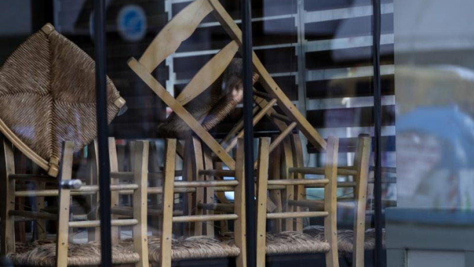 Βόλος: Επιδειξίας εισέβαλε σε κατάστημα εστίασης – Kυνήγησε εργαζόμενη