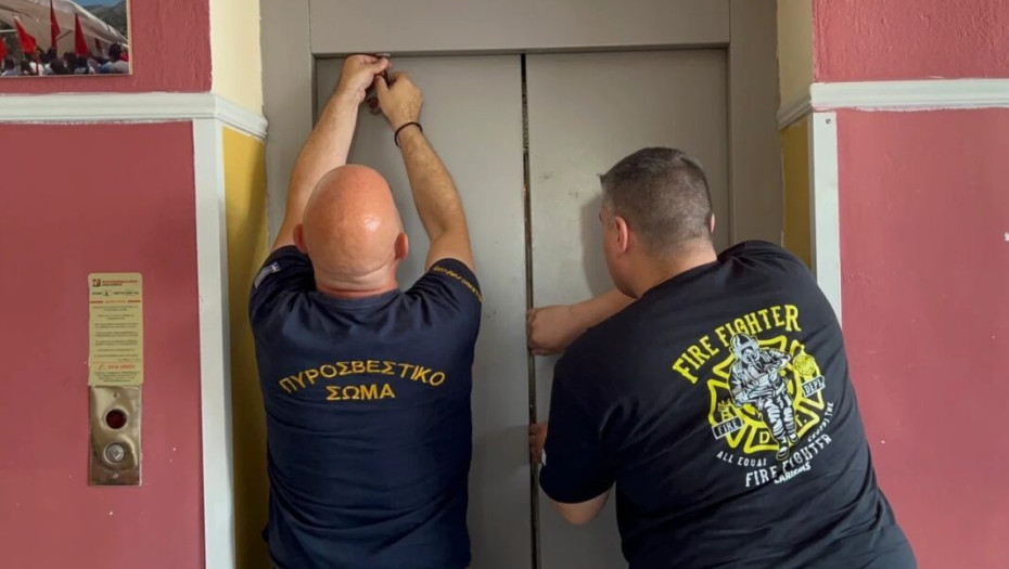 Λάρισα – Ευρωεκλογές 2024: Πήγαν να ψηφίσουν και κλείστηκαν στο… ασανσέρ