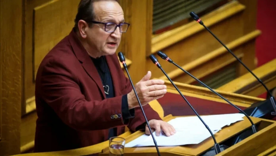 Σπύρος Μπιμπίλας: «Δεν είμαι ο πρώτος γκέι που μπήκε στην βουλή, υπάρχουν κι άλλοι που δεν το λένε»