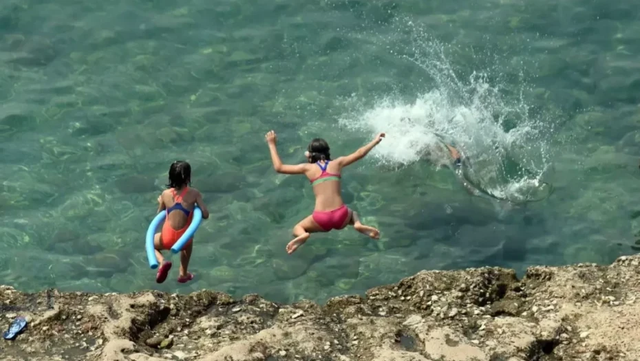 Πνιγμός στη θάλασσα: Τα 10 σωστά και λάθη για την ασφάλεια των παιδιών