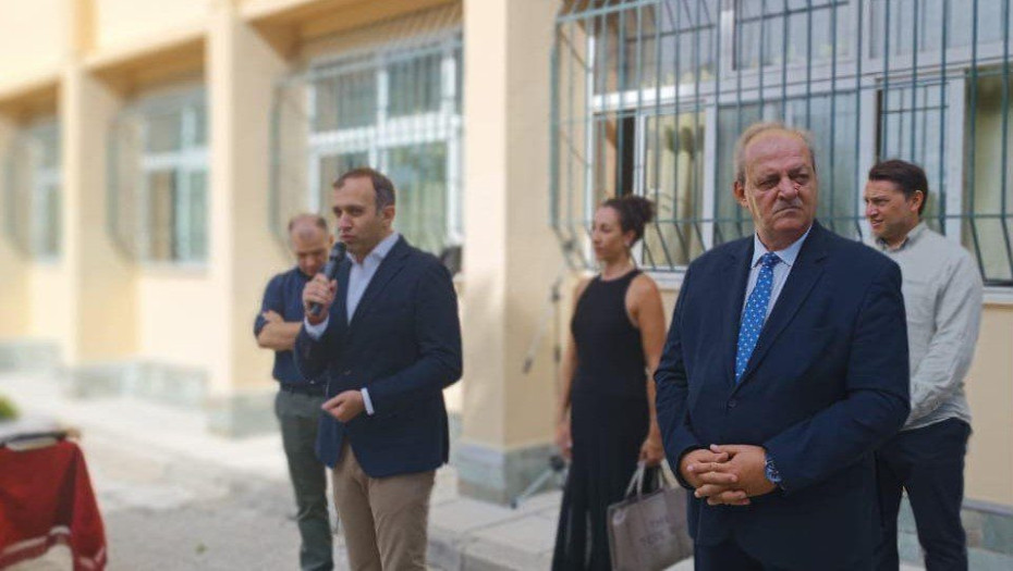 Ο Τάσος Χατζηβασιλείου βρέθηκε κοντά στα παιδιά στον αγιασμό για τη νέα σχολική χρονιά