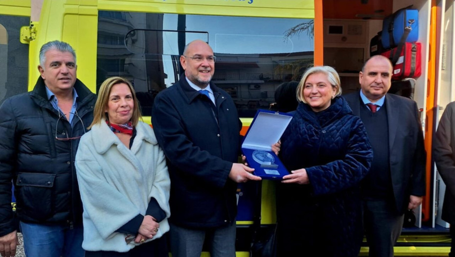 Από την οικογένεια Αναστασιάδη και την Βιομηχανία Fibran δωρεά ενός υπερσύγχρονου ασθενοφόρου