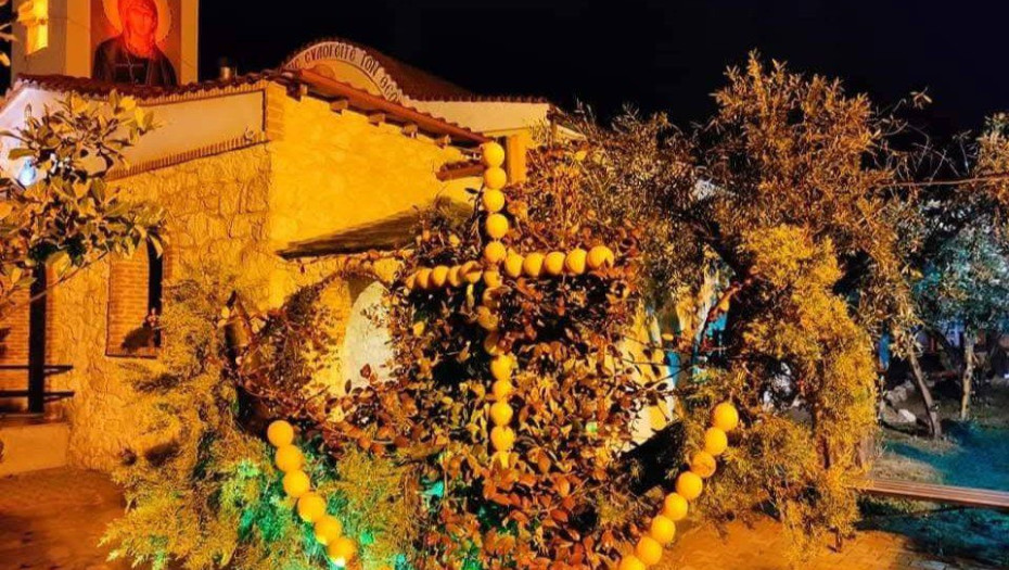 Θεοφάνεια: Το έθιμο με το πορτοκάλι και το κυπαρίσσι αναβιώνει στον Ι.Ν. Αγίας Παρασκευής Σιδηροκάστρου