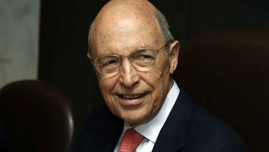 Σε κλίμα βαθιάς συγκίνησης το τελευταίο αντίο στο Κώστα Σημίτη