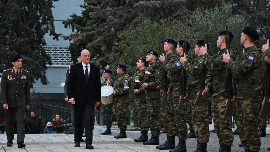 Το ΥΠΕΘΑ δείχνει τον δρόμο: Η ορθολογική διαχείριση και εξοικονομήση έφερε αύξηση των μισθών