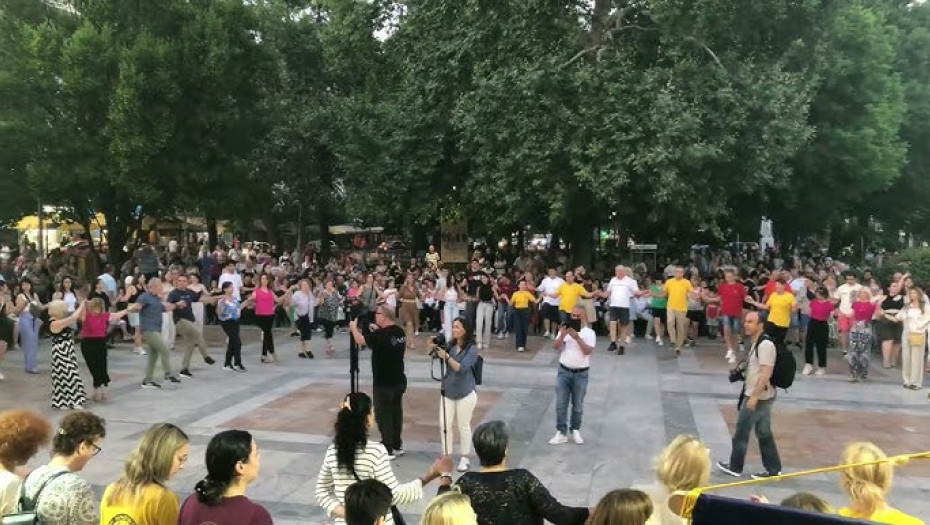 Τέχνη και παράδοση στην Πλατεία Ελευθερίας από τον Σύλλογο “ο Πύρρος” στις Σέρρες.