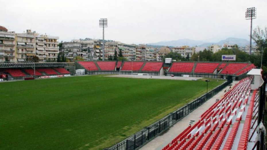 Με ποιανού άδεια γίνονται έργα στην κερκίδα μπροστά από το δημοτικό σχολείο – Έργα καλοπισμού (;) από την ΠΑΕ Πανσερραικός;