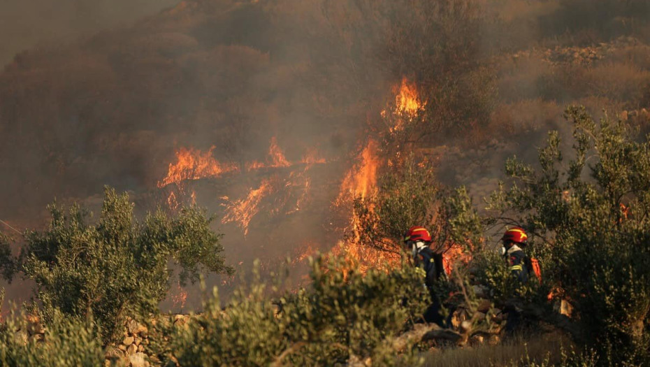 Φωτιά στο Αλιβέρι Εύβοιας - Συναγερμός στην Πυροσβεστική