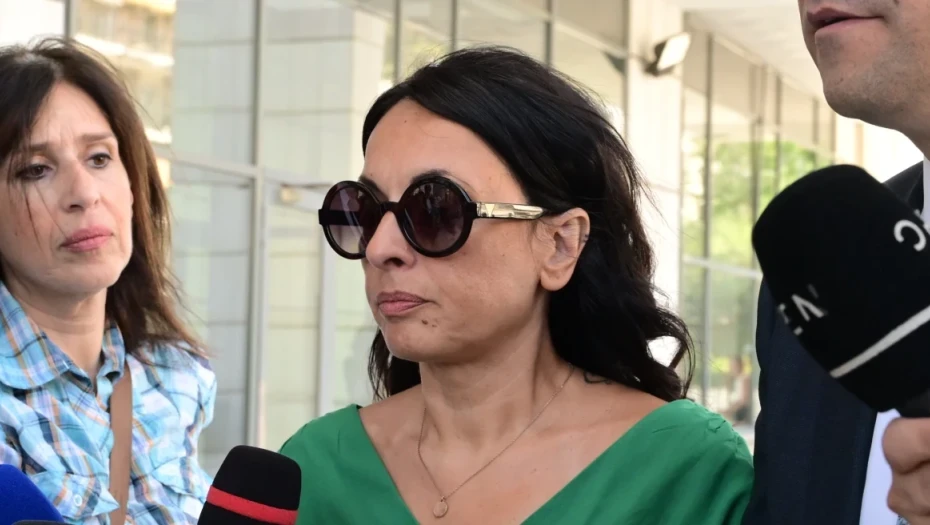 Πέτρος Φιλιππίδης: Για πρώτη φορά στις κάμερες μια από τις καταγγέλλουσες – «Αισθάνομαι δικαιωμένη»