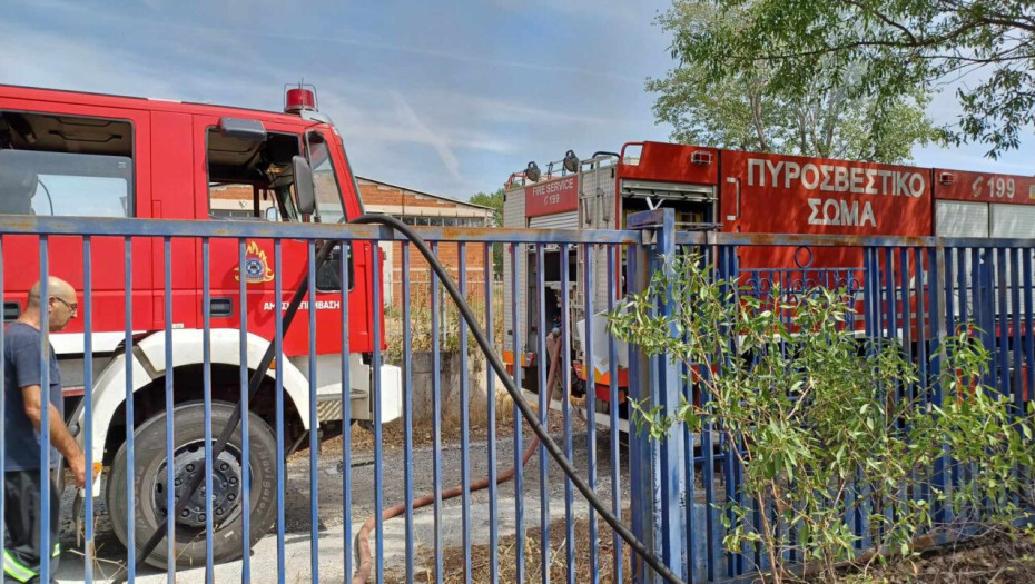 Στην περιοχή της Καλλιθέας εκδηλώθηκαν ταυτόχρονα τρεις εστίες πυρκαγιάς