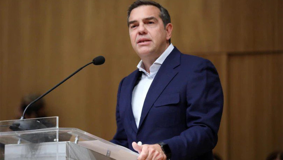 Στο παρασκήνιο ετοιμάζεται ο Αλέξης…. Στο προσκήνιο κάνει την ….πάπια!