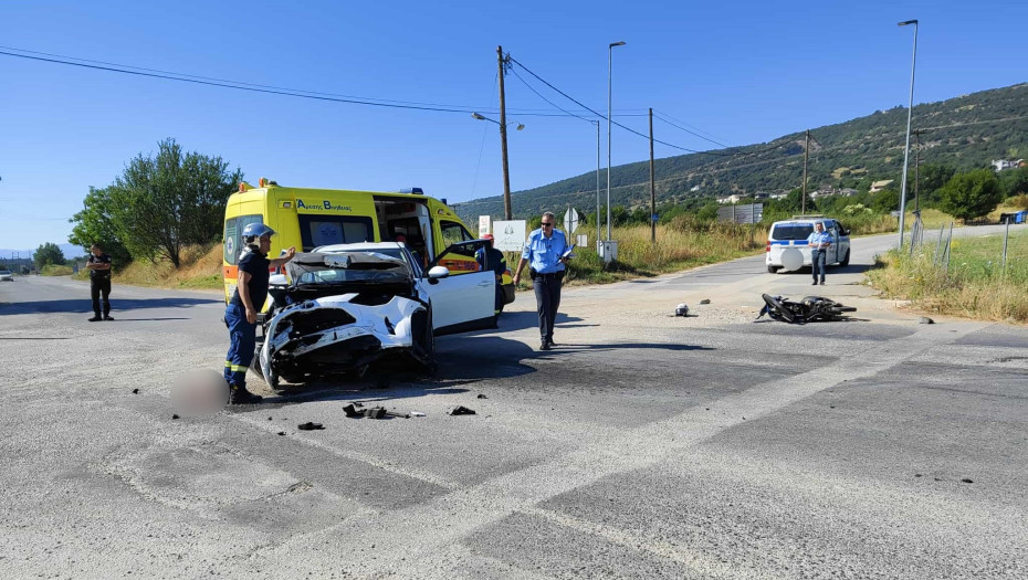 Ιωάννινα: Οχήματα συγκρούστηκαν και παρέσυραν μηχανή - Στο νοσοκομείο ο μοτοσικλετιστής