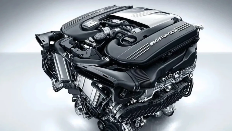 Η Mercedes-AMG εξελίσσει έναν νέο V8 κινητήρα