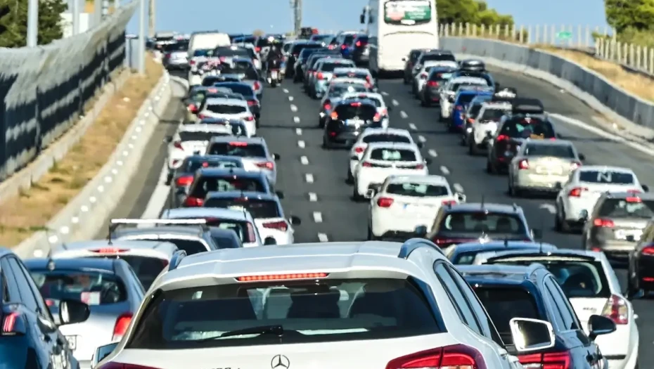 Επιστροφή αδειούχων του Αυγούστου: Αυξημένη η κίνηση στην Αθηνών – Κορίνθου, χαμηλές ταχύτητες από Κινέτα μέχρι Μέγαρα