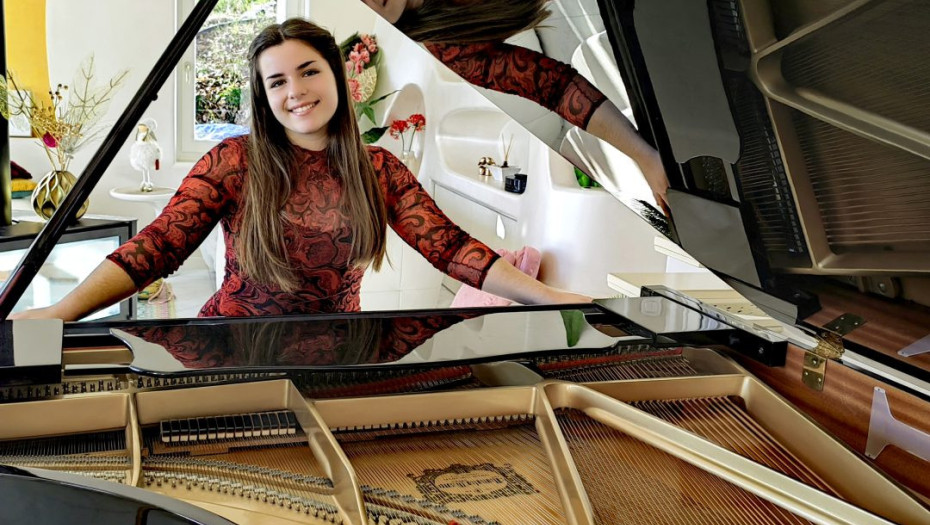 Η Ελλάδα λάμπει στην εμβληματική σκηνή του Λος Άντζελες