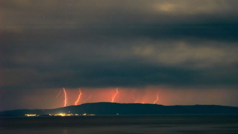 Καταιγίδες και πάνω από 20.000 κεραυνοί έπεσαν το Σάββατο – Πού καταγράφηκε το εντυπωσιακό φαινόμενο